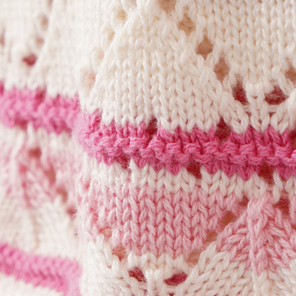 Mädchen Strickpullover mit Ajour-Muster