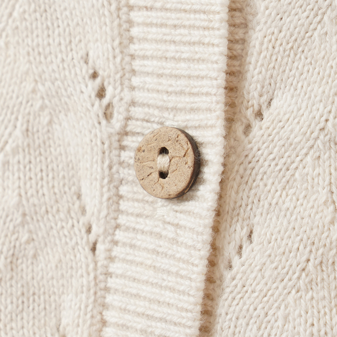 Baby Strickjacke mit Rüschen