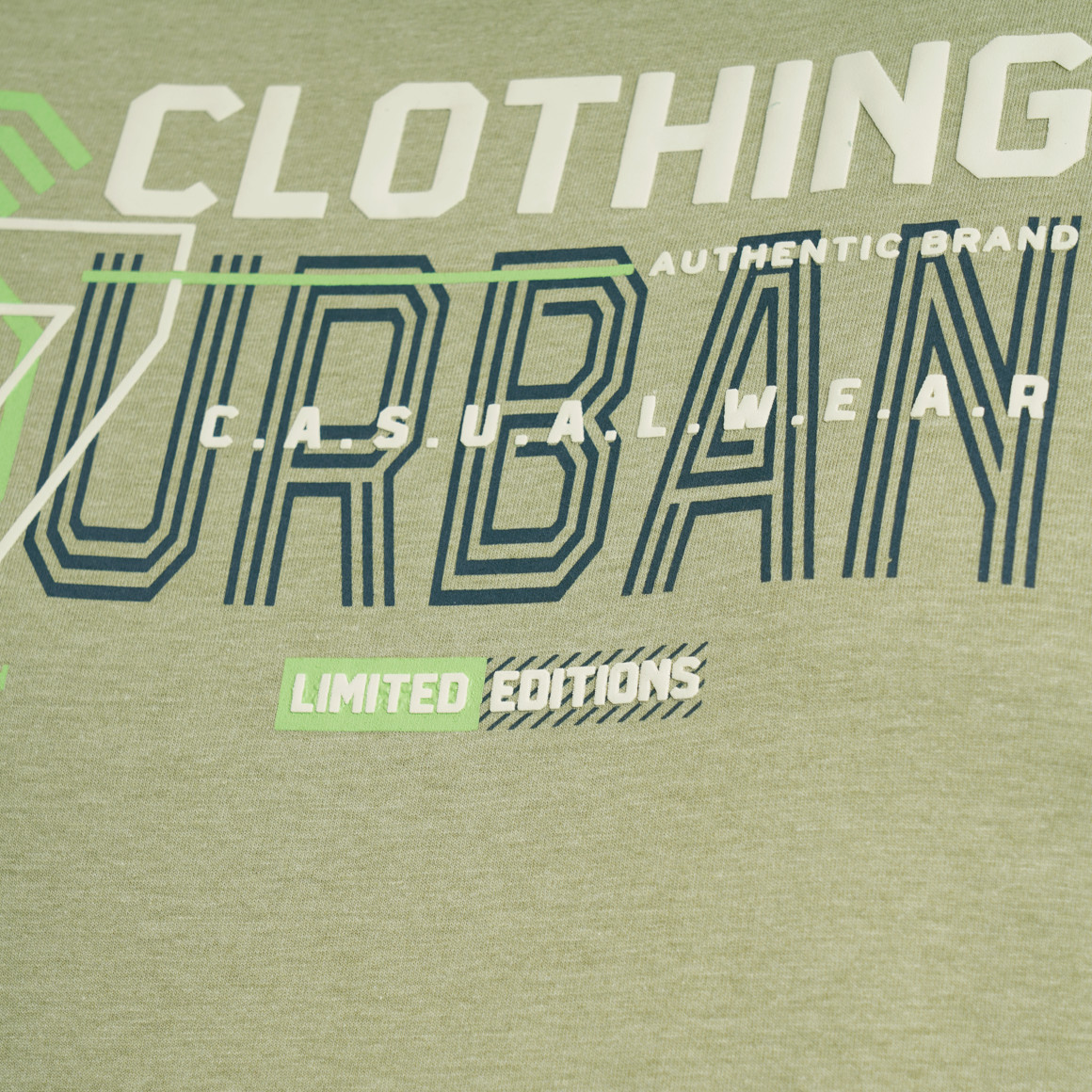 Herren-T-Shirt mit großem Print