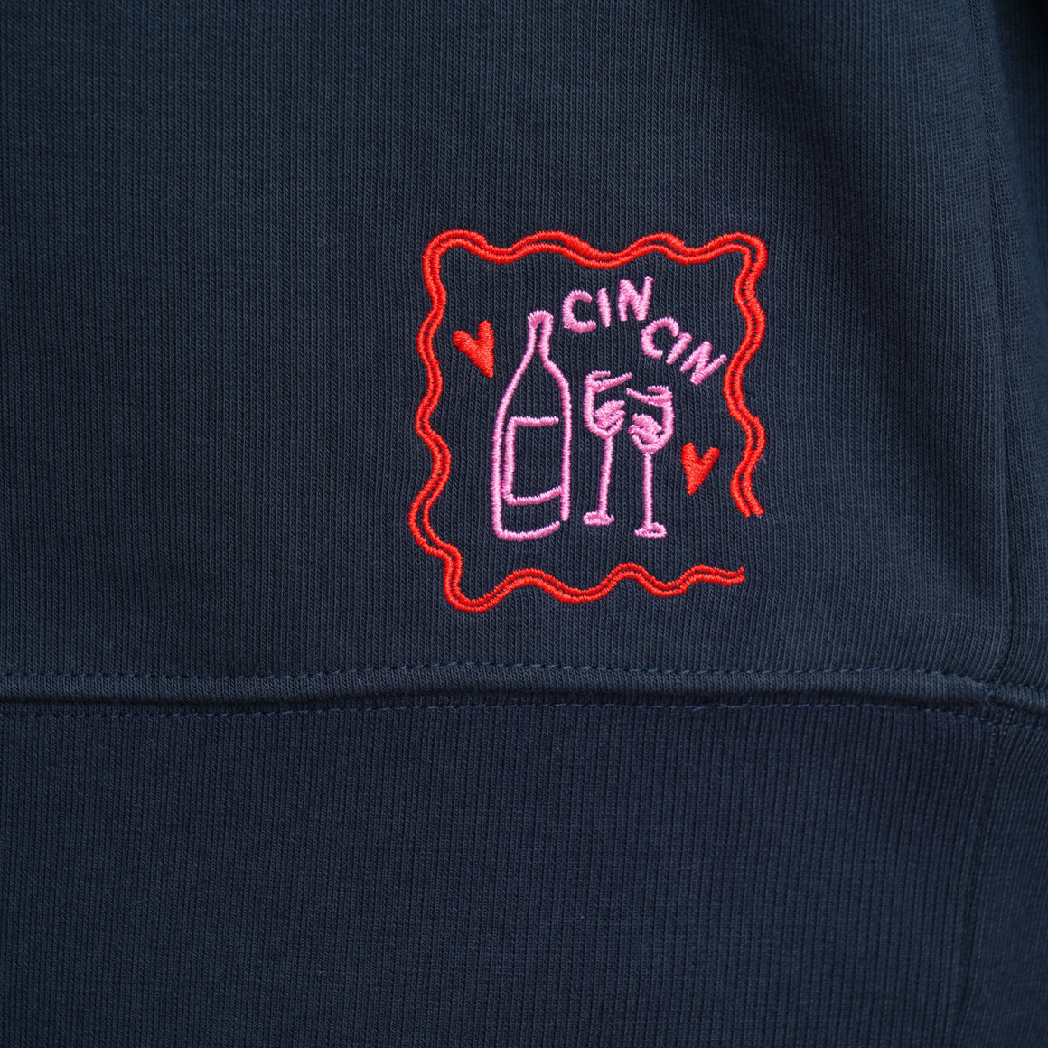 Damen Hoodie mit Print und Stickerei