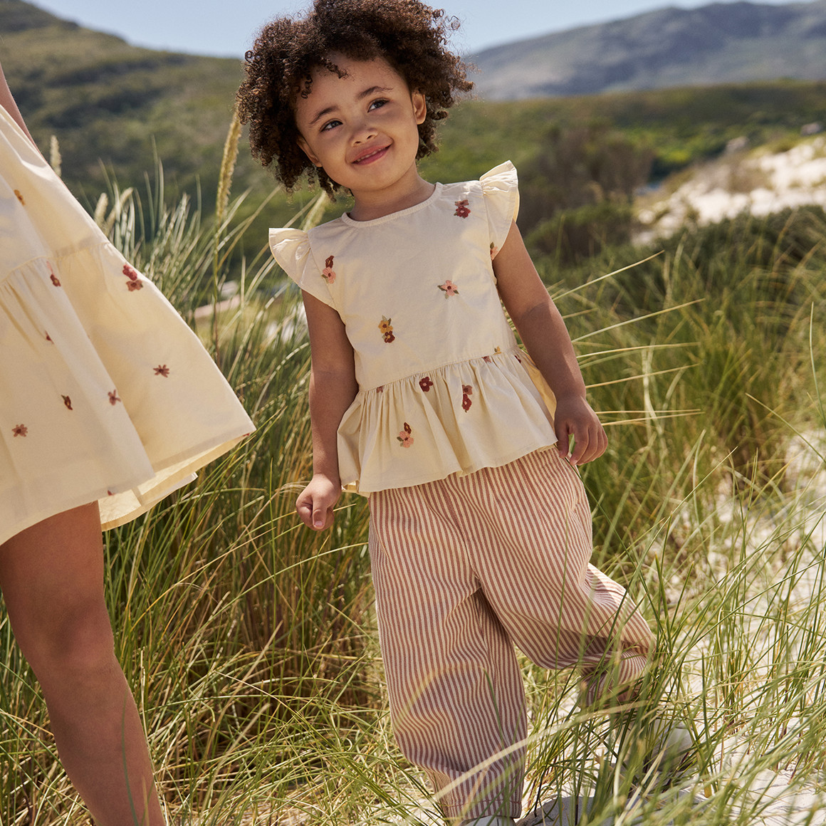 Baby Bluse mit Blumen-Stickerei