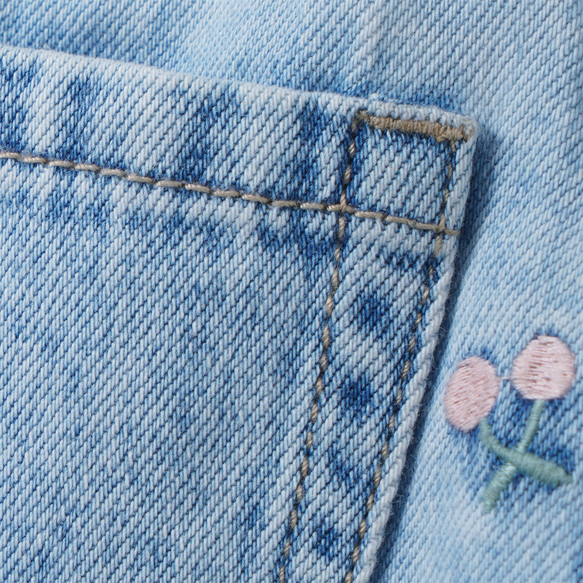 Baby Jeans mit Stickerei