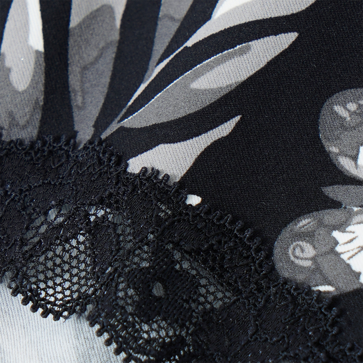 Damen Mikrofaser-Slip mit Spitze