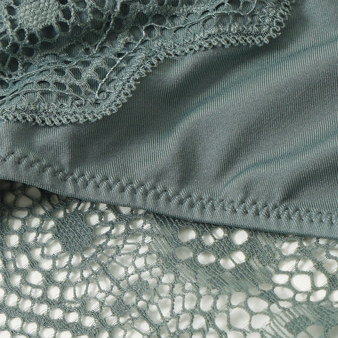 3 Damen Slips mit Spitze