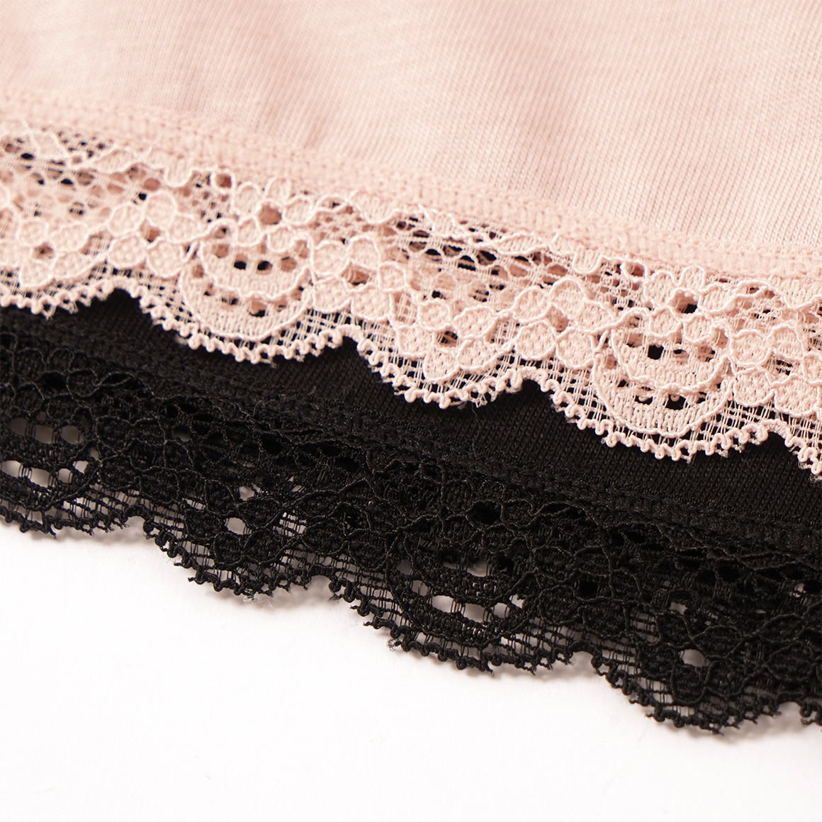 2 Damen Unterhemden mit Spitze