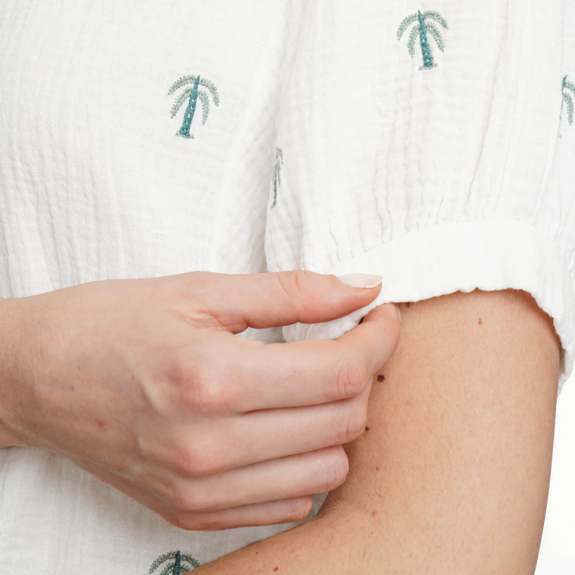 Damen Musselin-Bluse mit Palmen-Stickerei