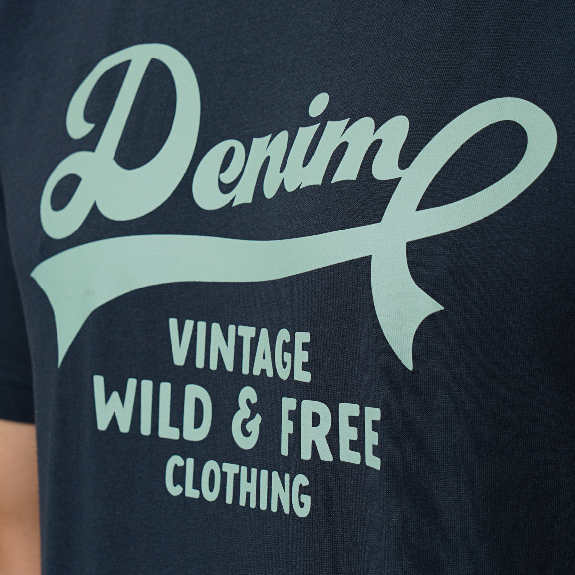 Herren T-Shirt mit Brust-Print