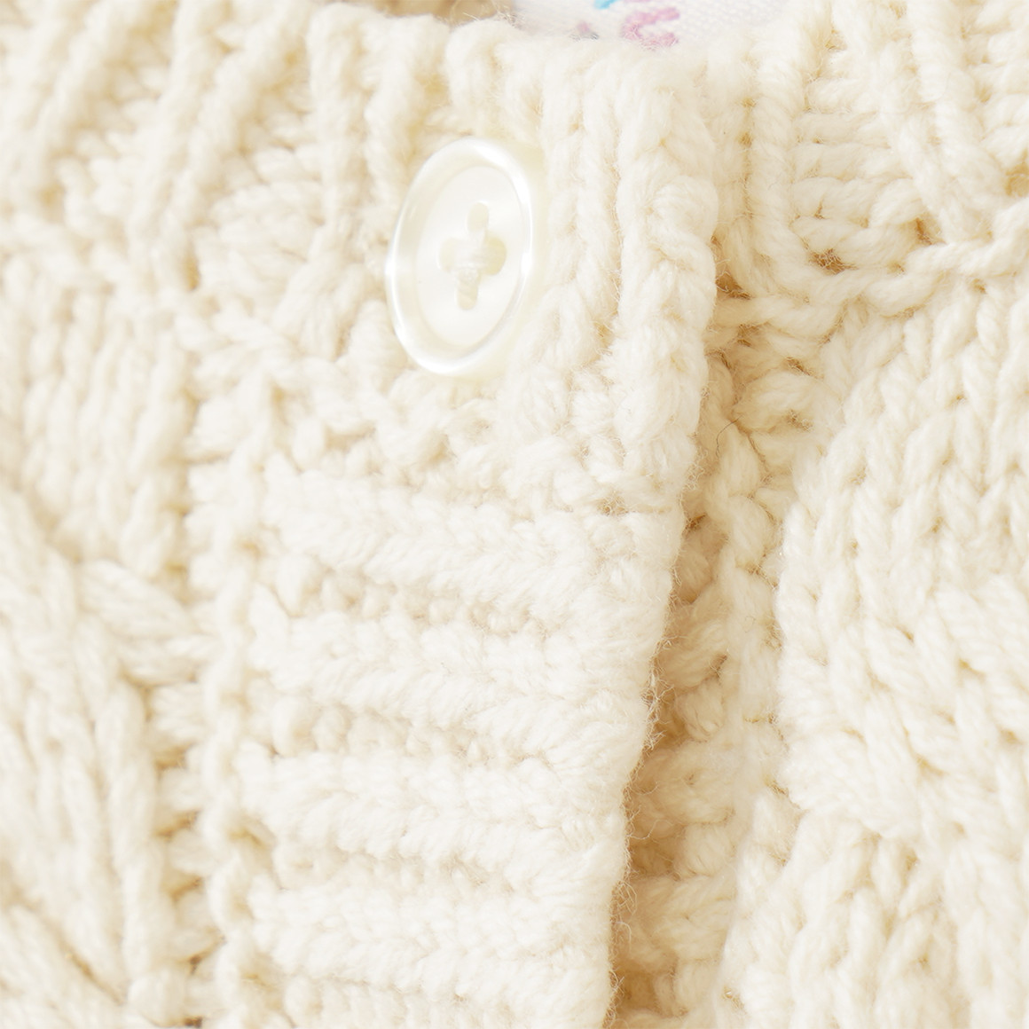 Baby Strickjacke mit Stickereien