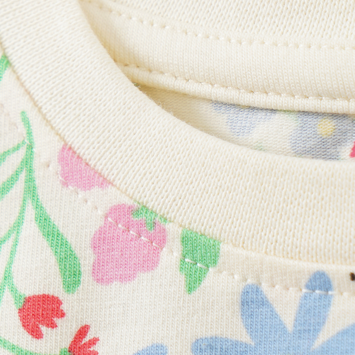 Baby T-Shirt mit Allover-Print
