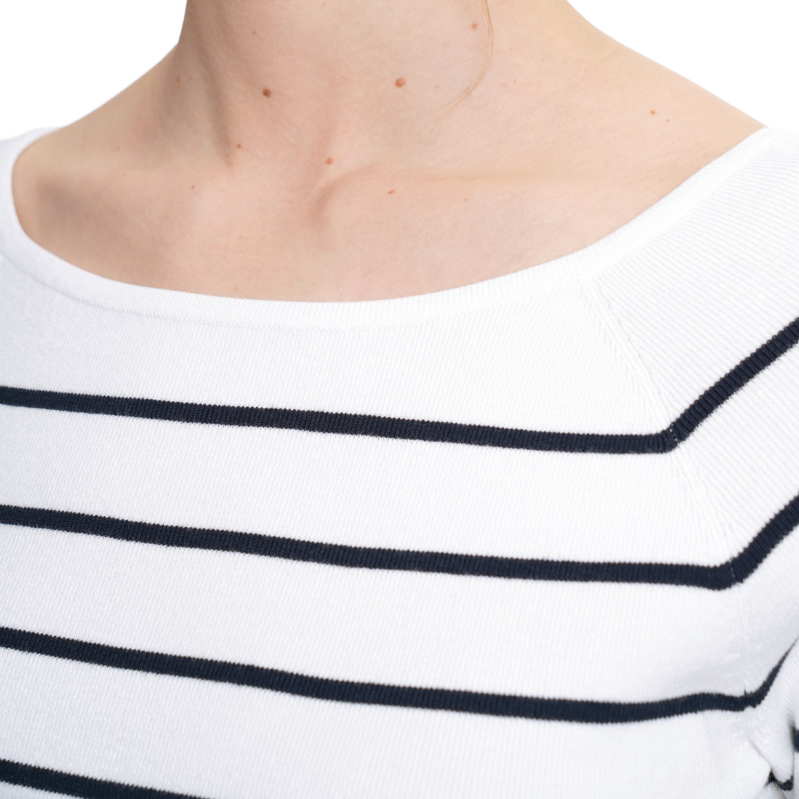 Gebreide damestrui met strepenpatroon