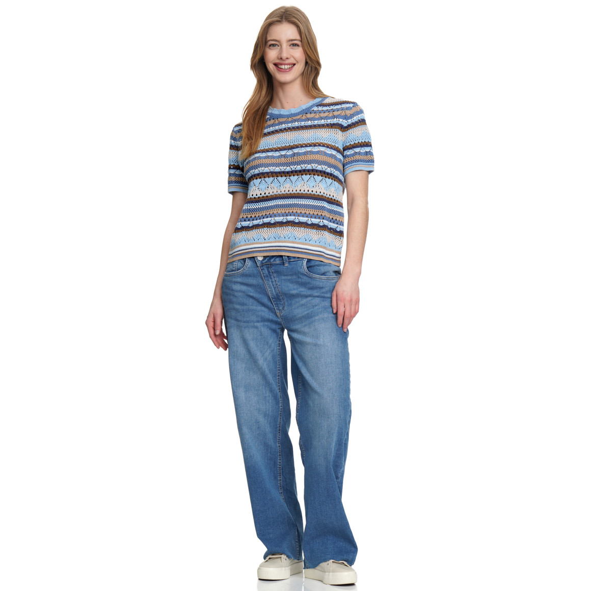 Gebreide damestrui met ajourpatroon