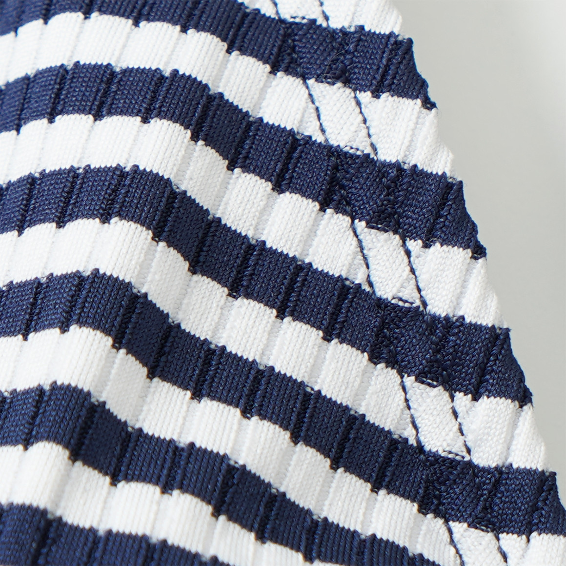 Damen Bikinioberteil gestreift