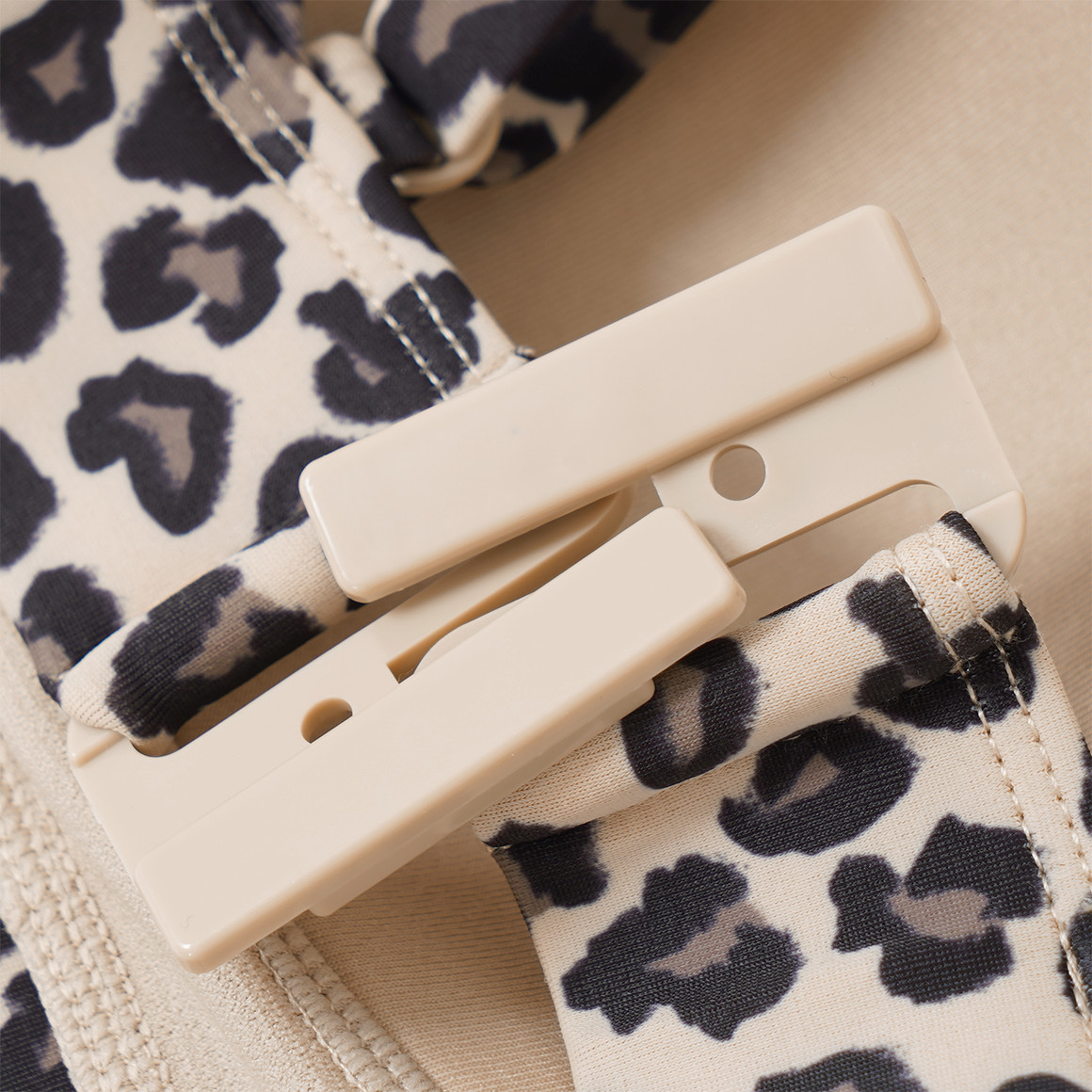 Damen Bikinioberteil mit Leo-Muster