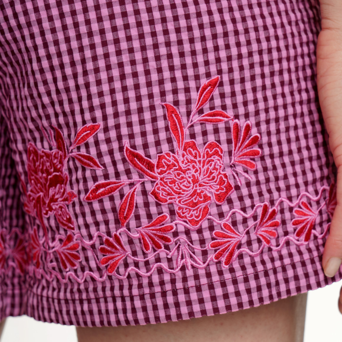 Damen Seersucker-Shorts mit Stickerei