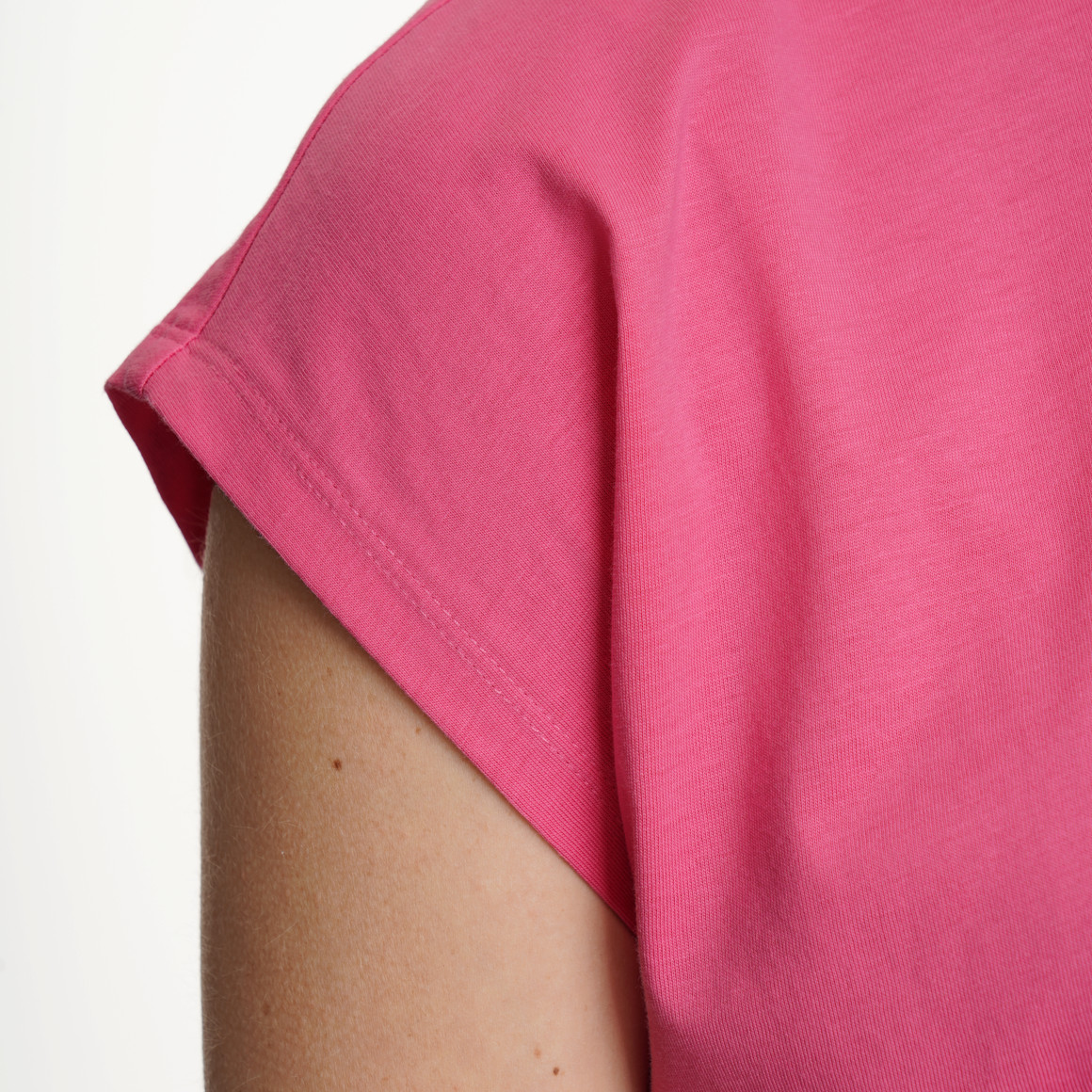 Damen T-Shirt mit überschnittenen Ärmeln