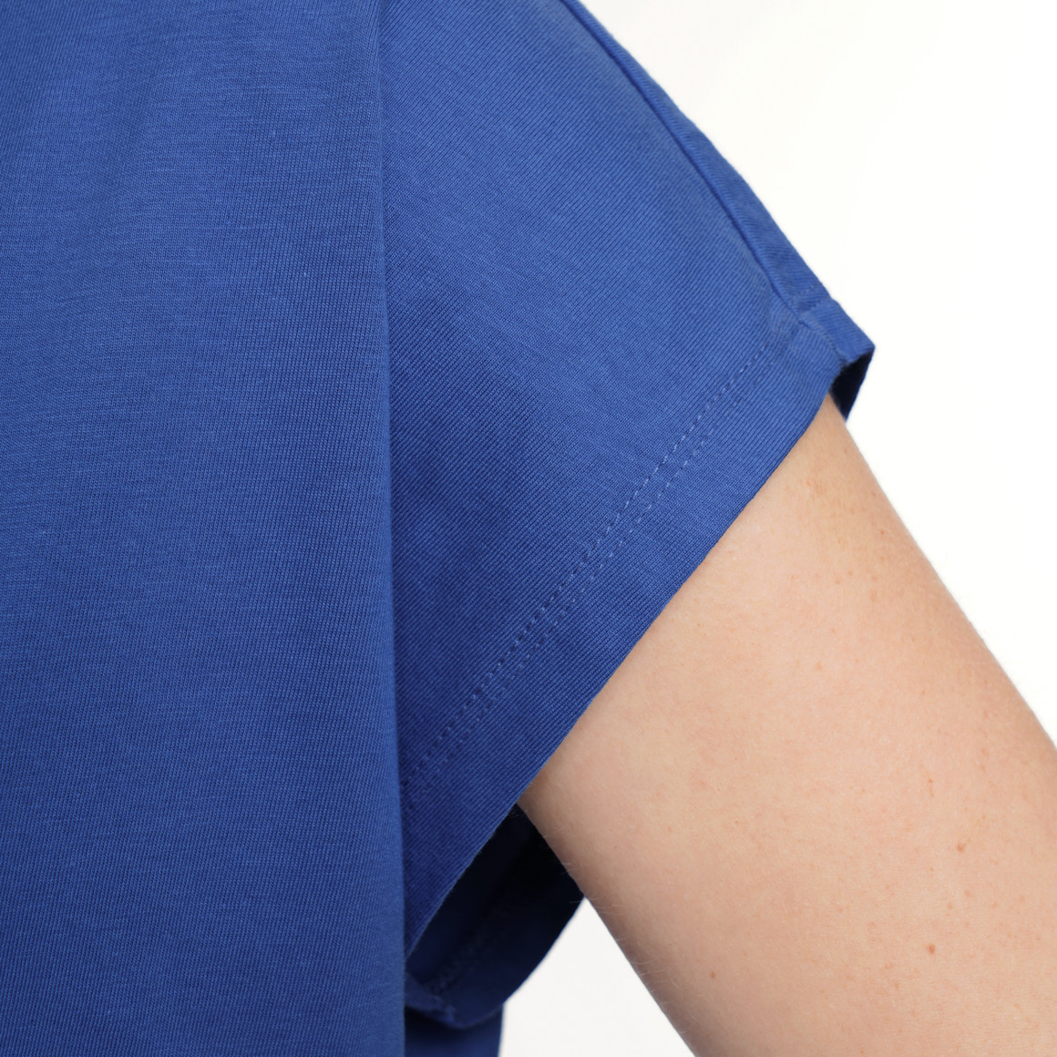 Damen T-Shirt mit überschnittenen Ärmeln