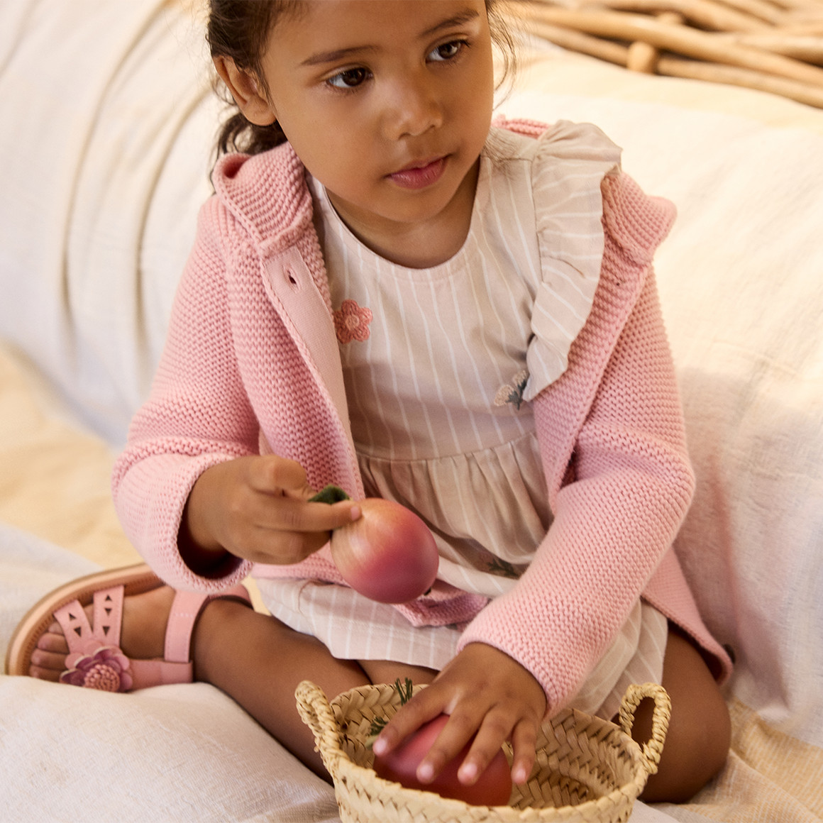 Baby Strickjacke mit Kapuze