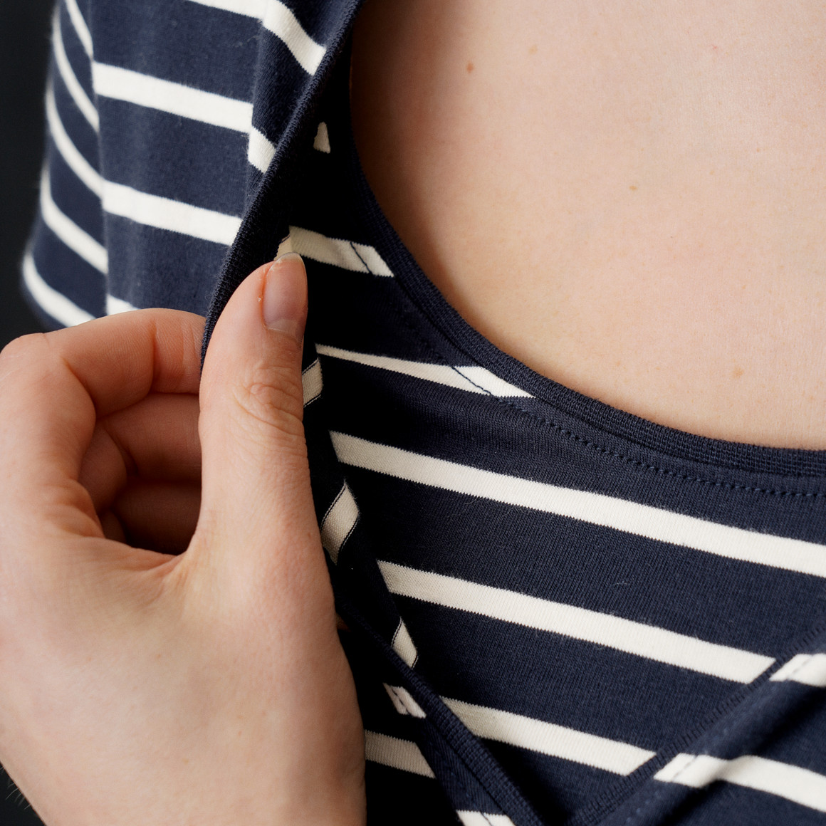 2 Damen Umstands-T-Shirts mit Stillfunktion