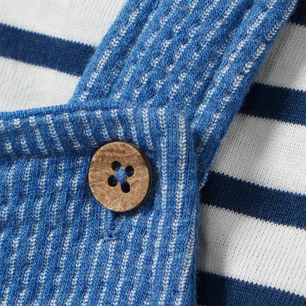 Newborn Set mit Latzhose und T-Shirt