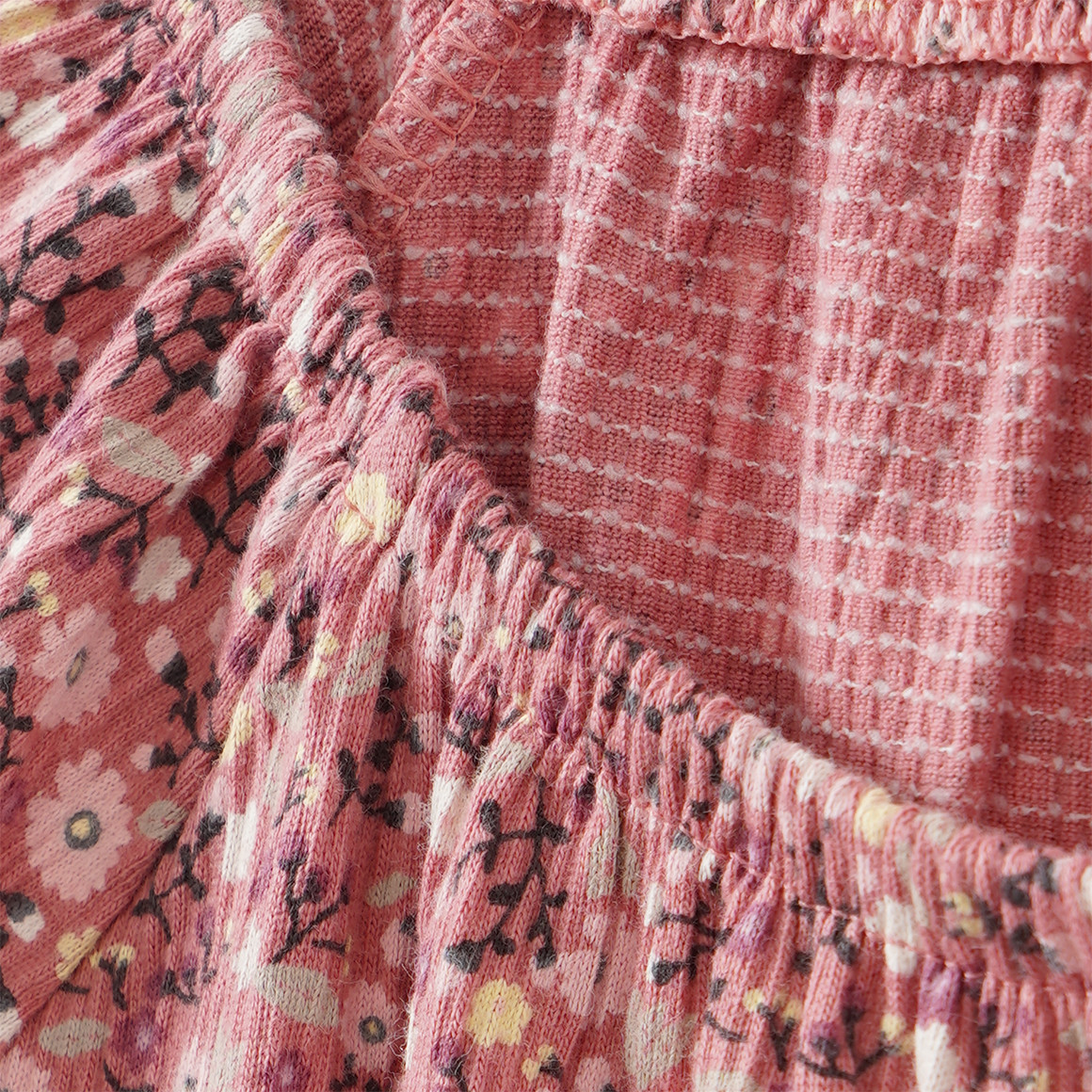 Mädchen Kleid mit Blumen allover