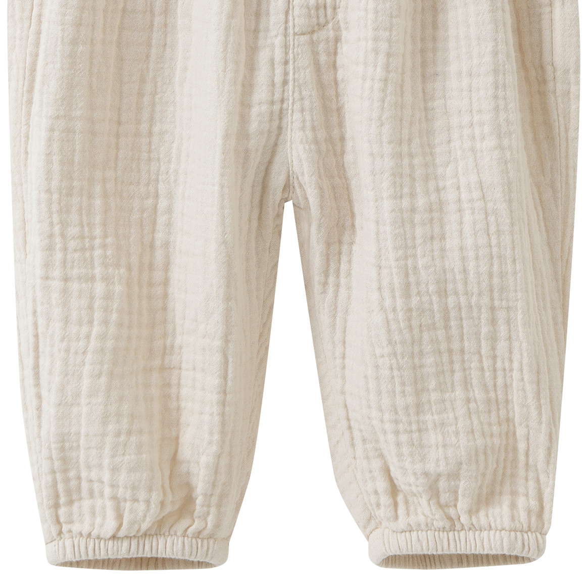 Newborn Musselinhose mit Zierknöpfen