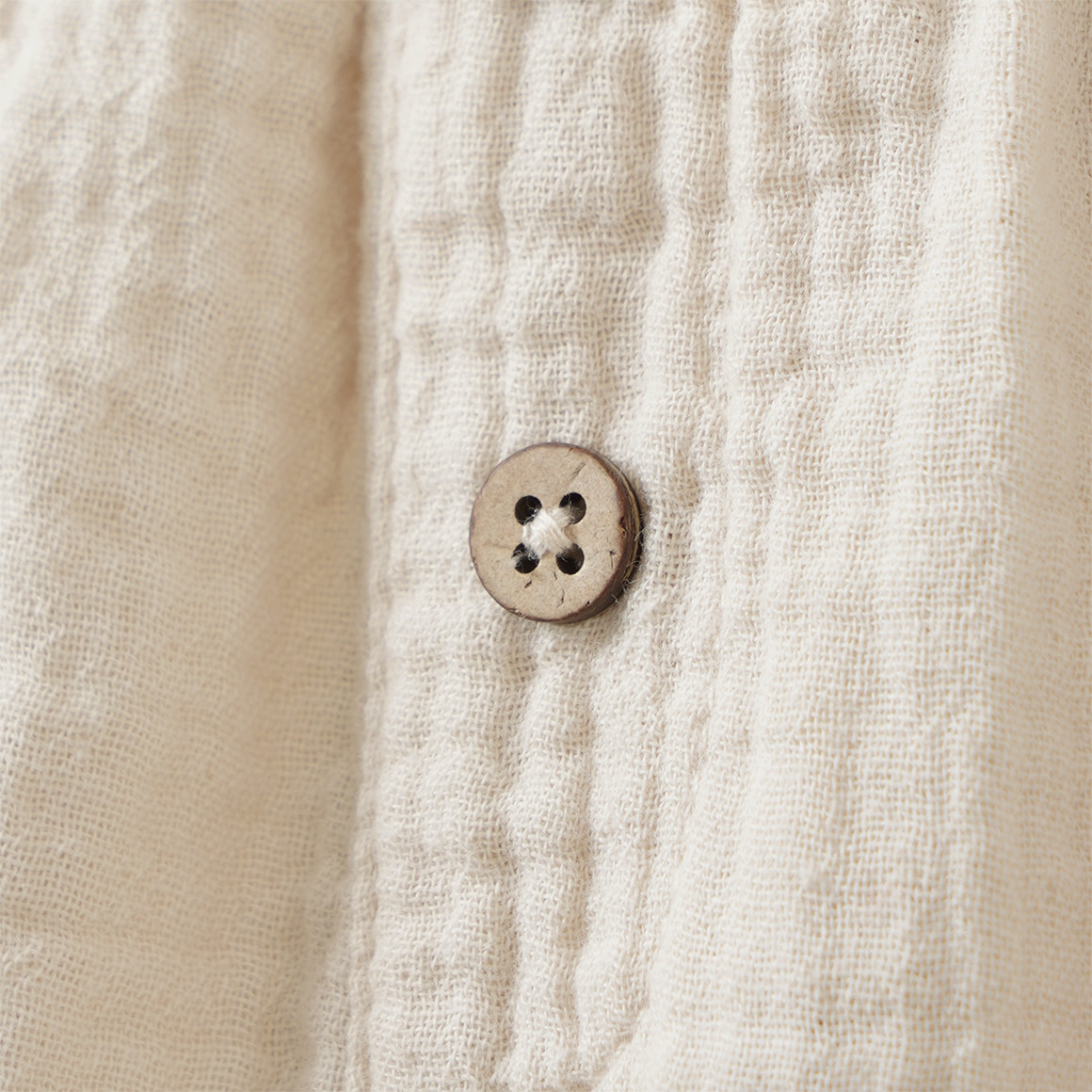 Baby Musselinhose mit Zierknöpfen