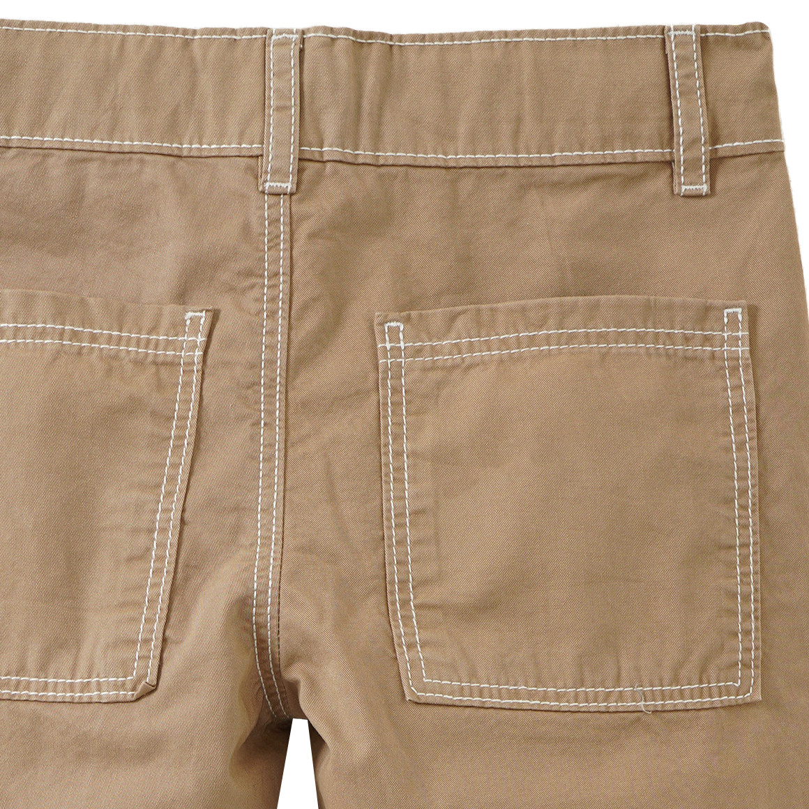 Jungen Shorts mit Kontrastnähten 