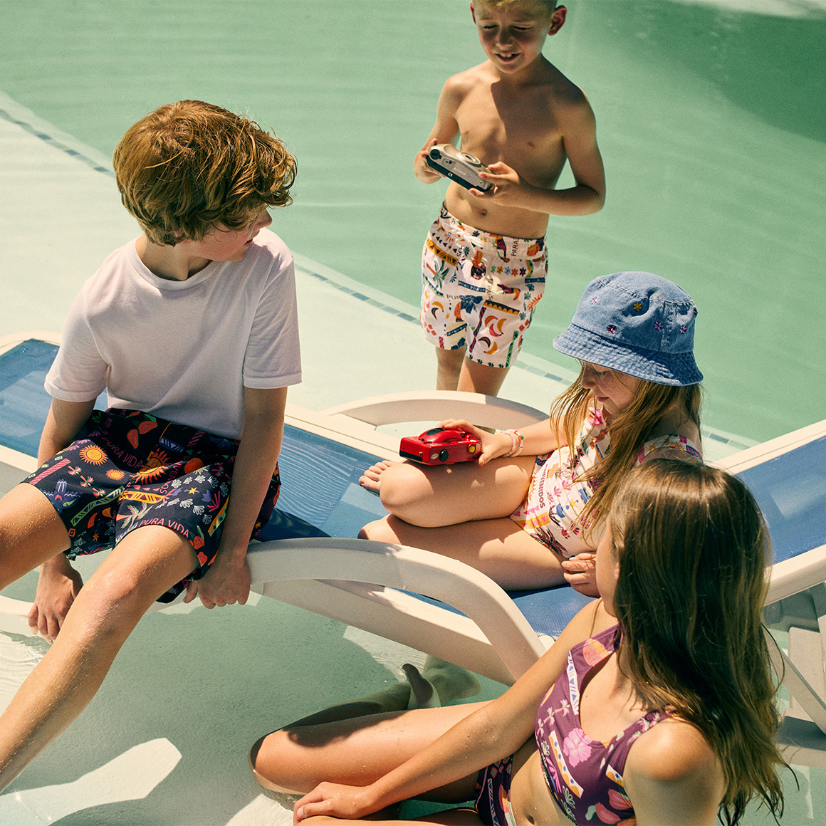 Jungen Badeshorts mit Allover-Print