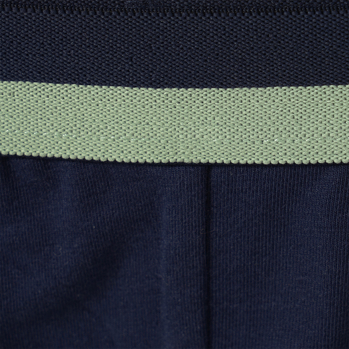 3 Jungen Boxer mit Fußball-Motiven