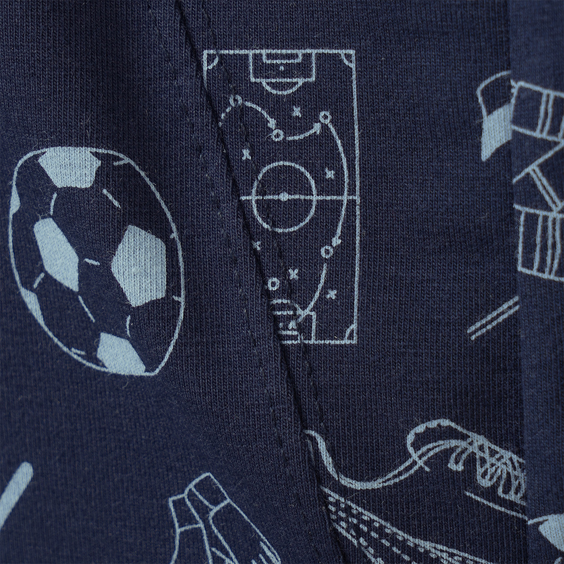 3 Jungen Boxer mit Fußball-Motiven