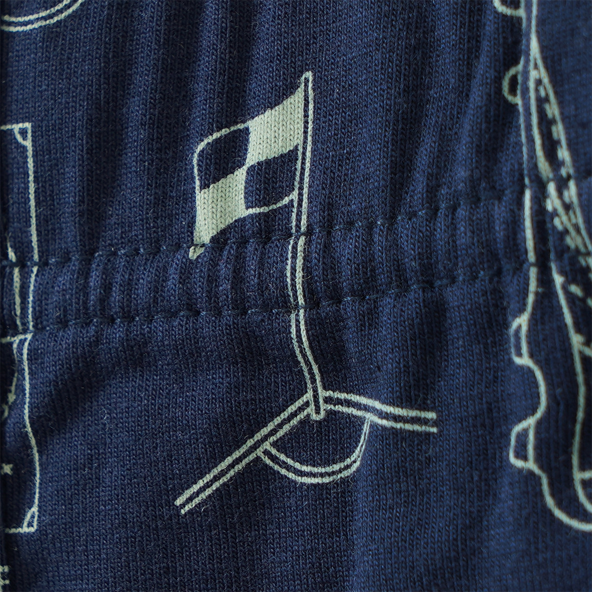 3 Jungen Boxer mit Fußball-Motiven