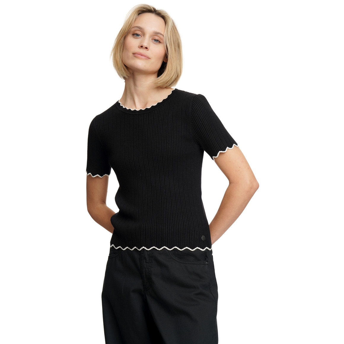 Gebreid damesshirt met golvende rand