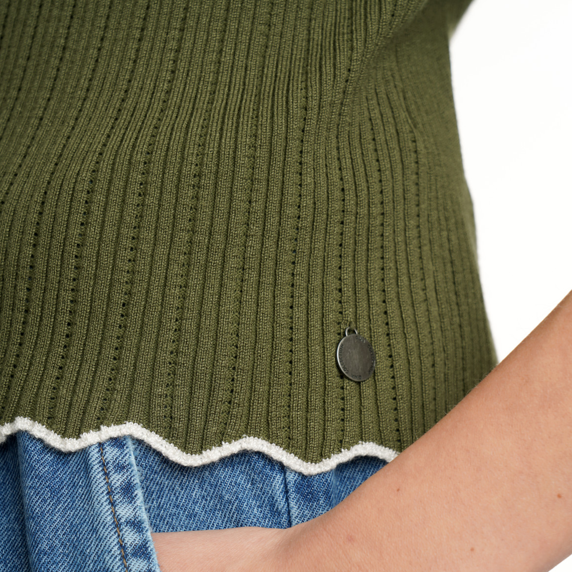 Gebreid damesshirt met golvende rand