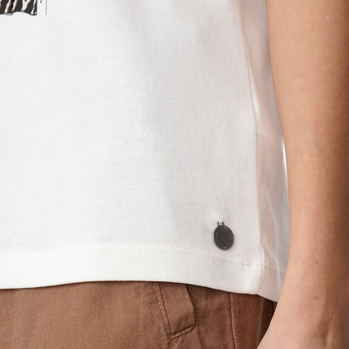 Dames T-shirt met versierde print