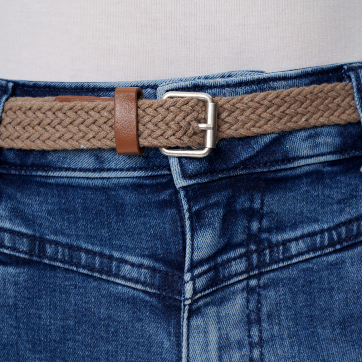 Damen Slim-Jeansshorts mit Gürtel