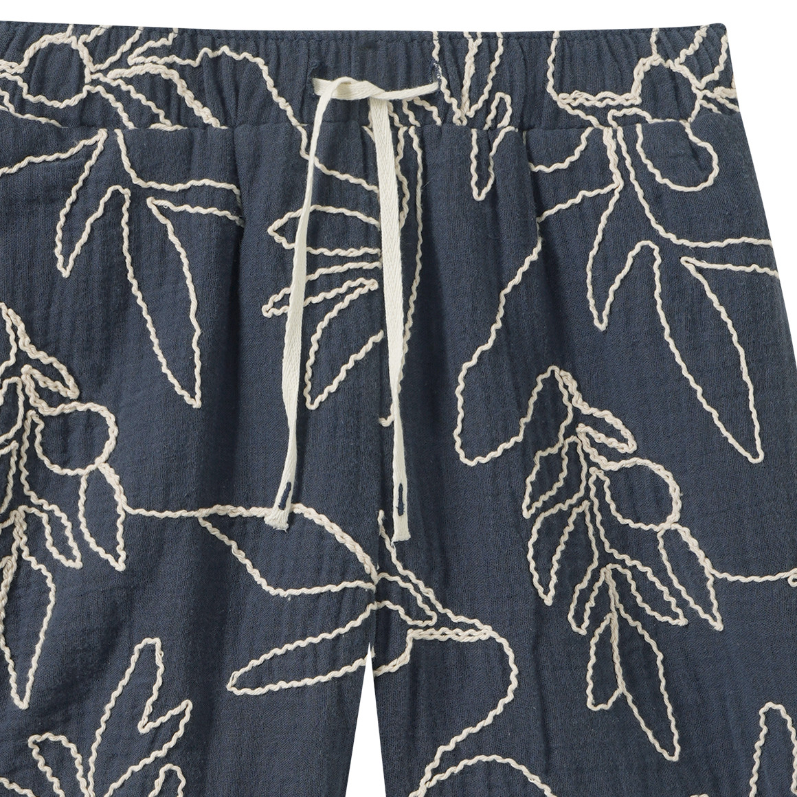 Jungen Musselinshorts mit Stickerei