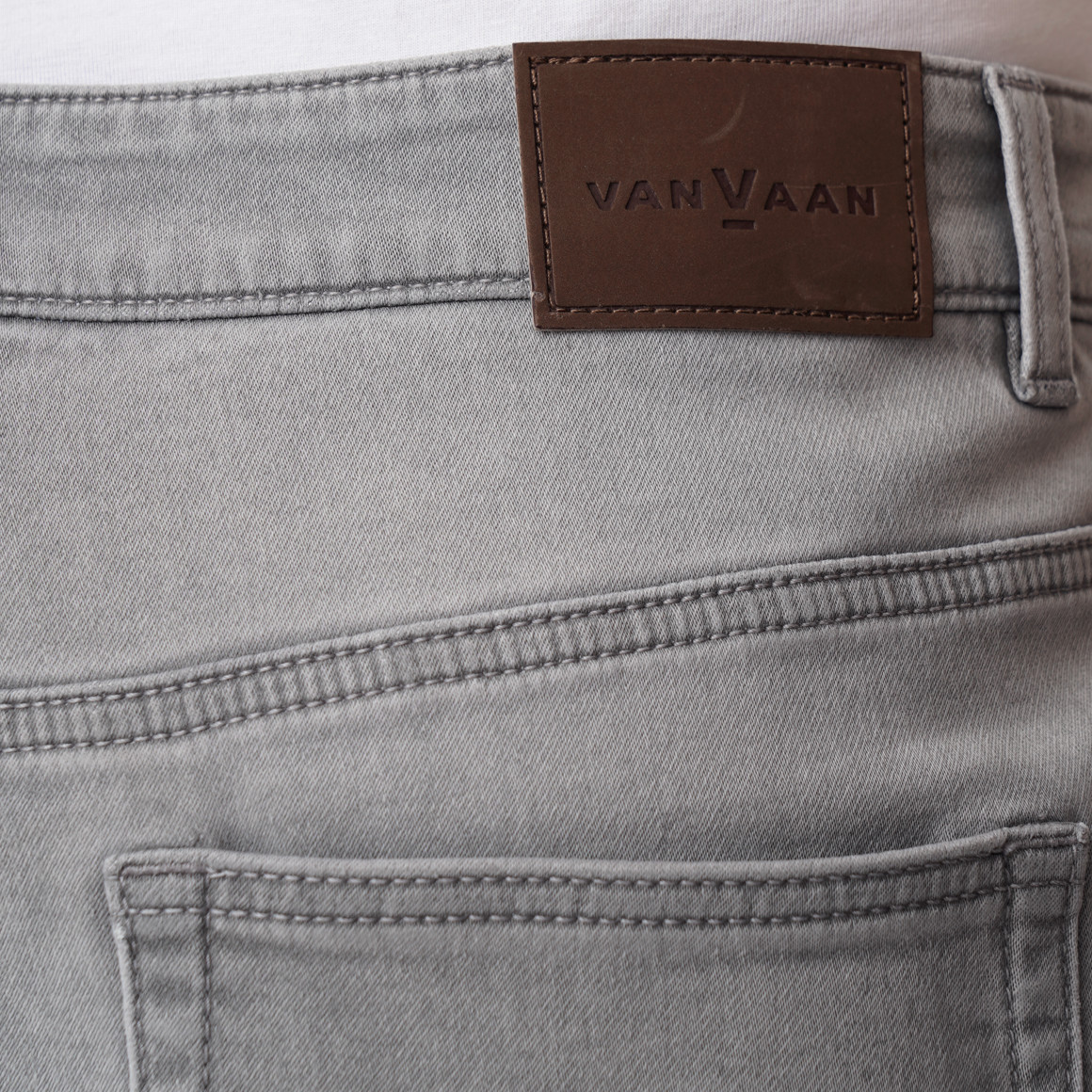 Herren Jeansshorts aus stretchigem Denim