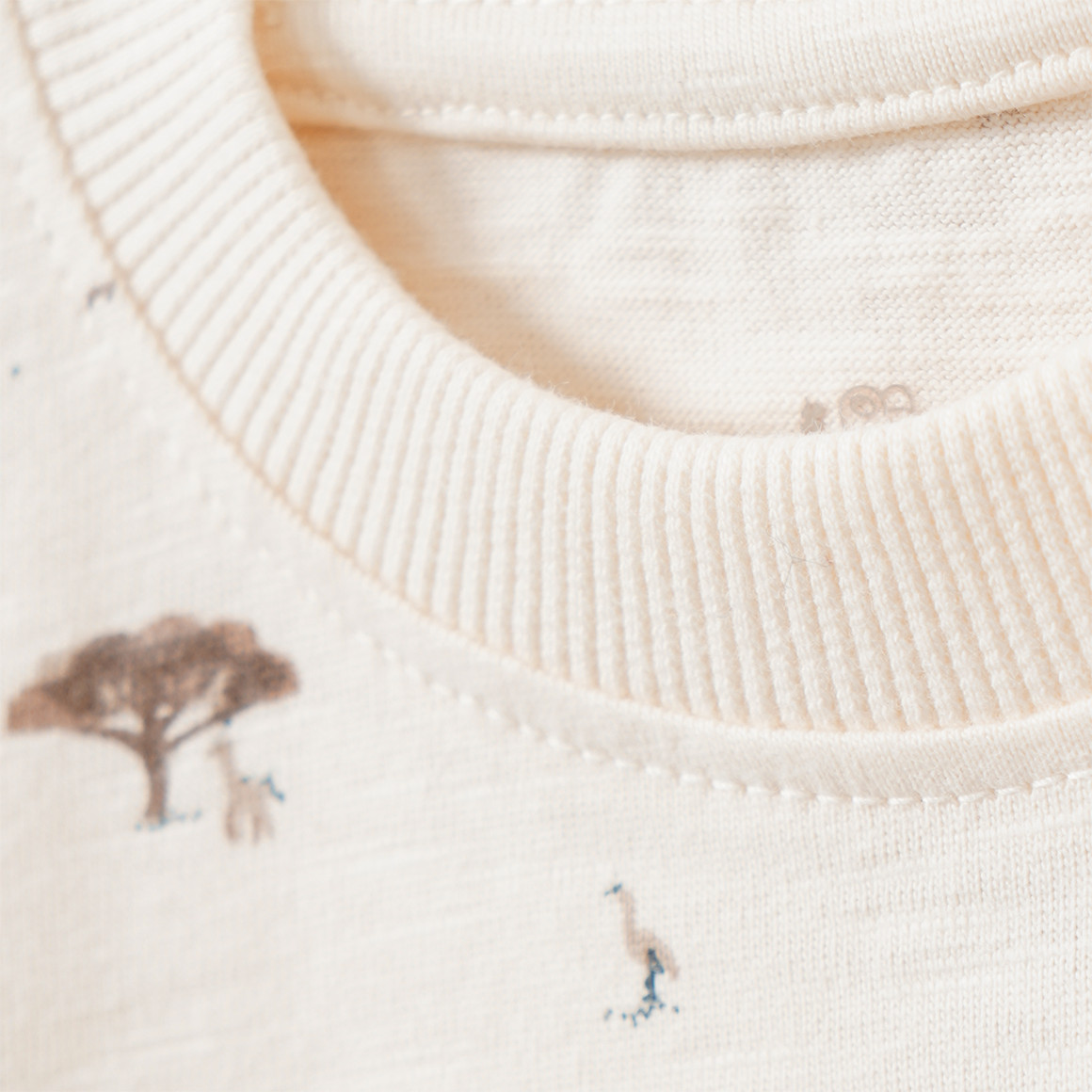Baby T-Shirt mit Safari-Muster