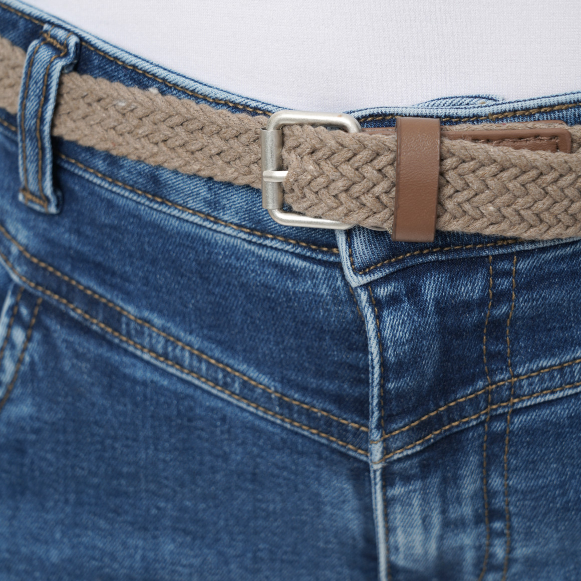 Dames slim fit-jeans met gevlochten riem