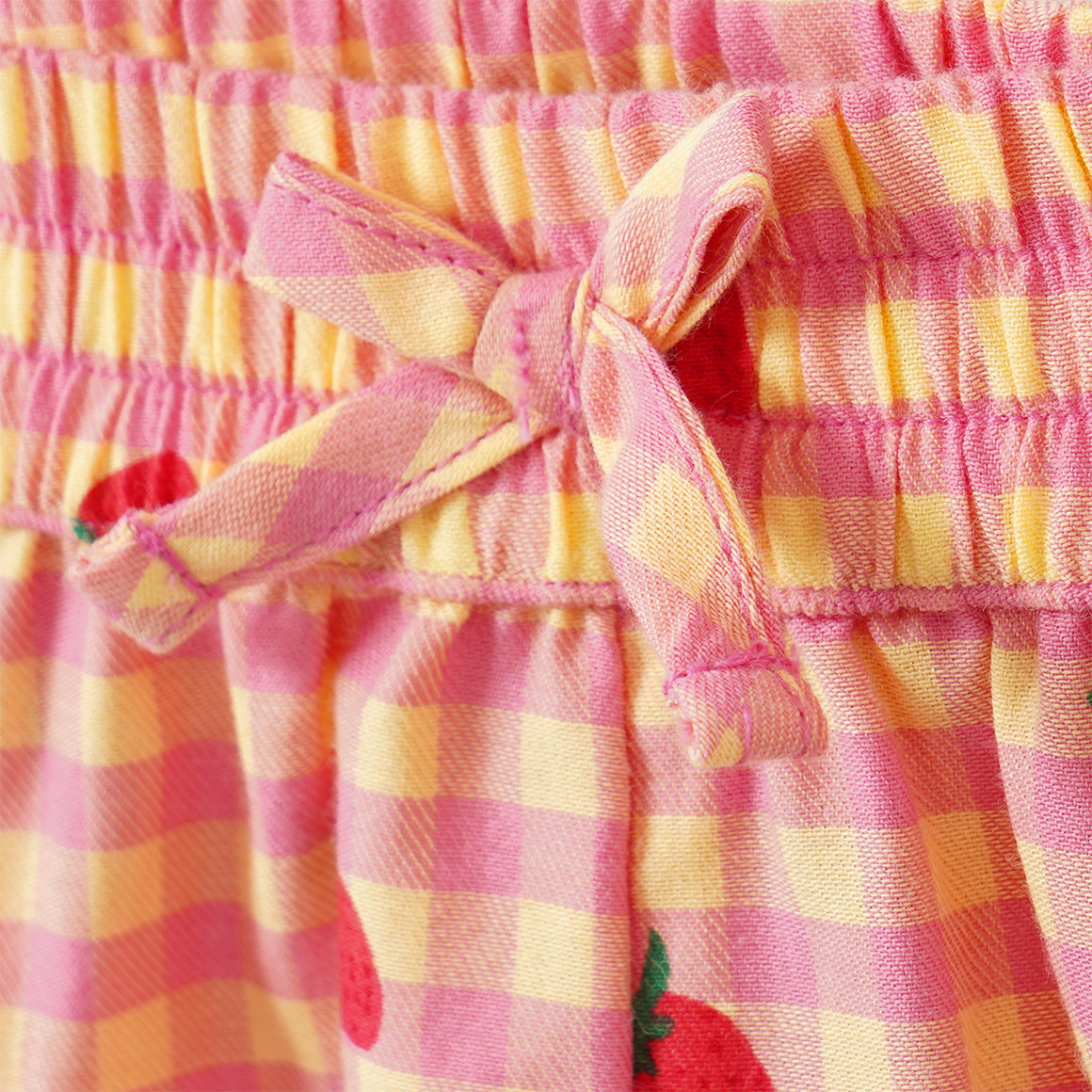 Mädchen Shorts mit Erdbeer-Print