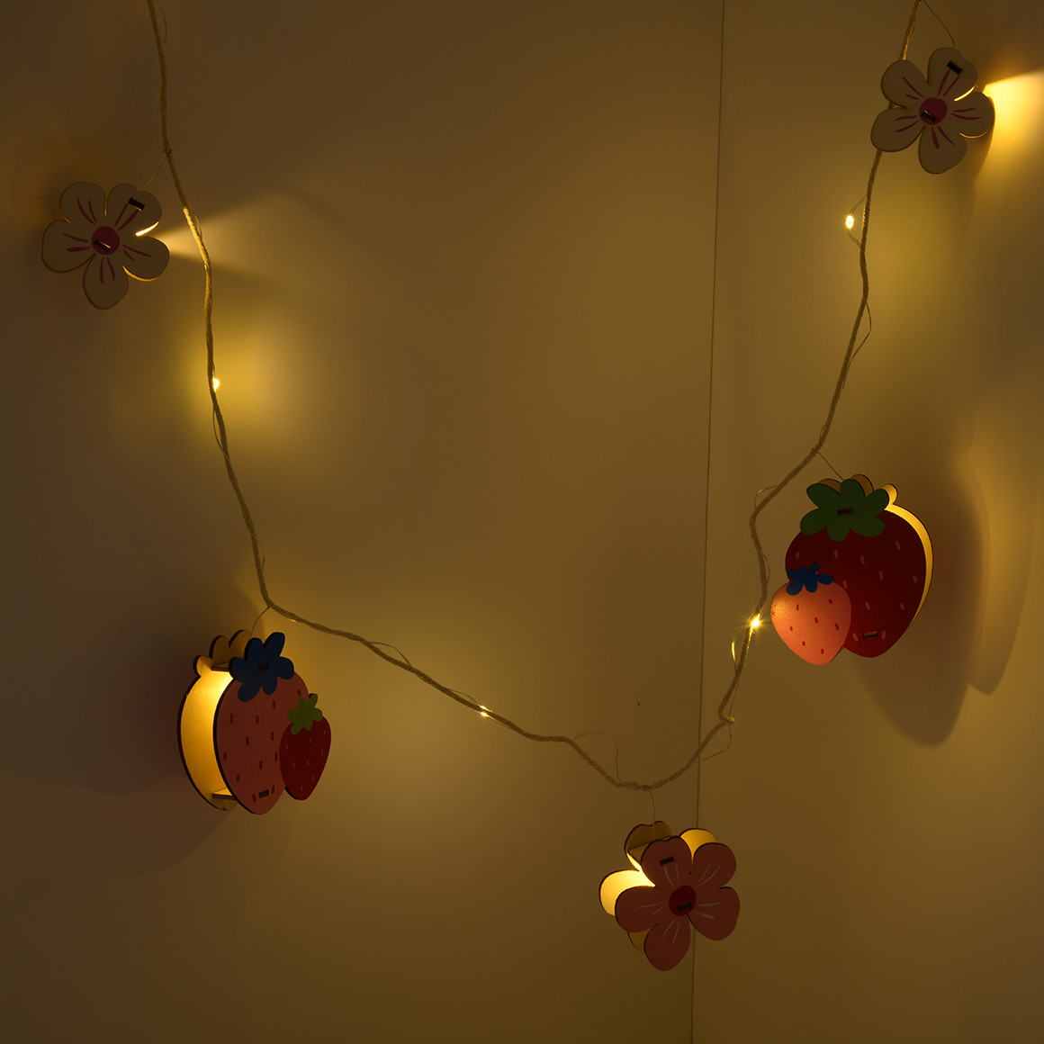 LED-Lichterkette mit bunten Motiven