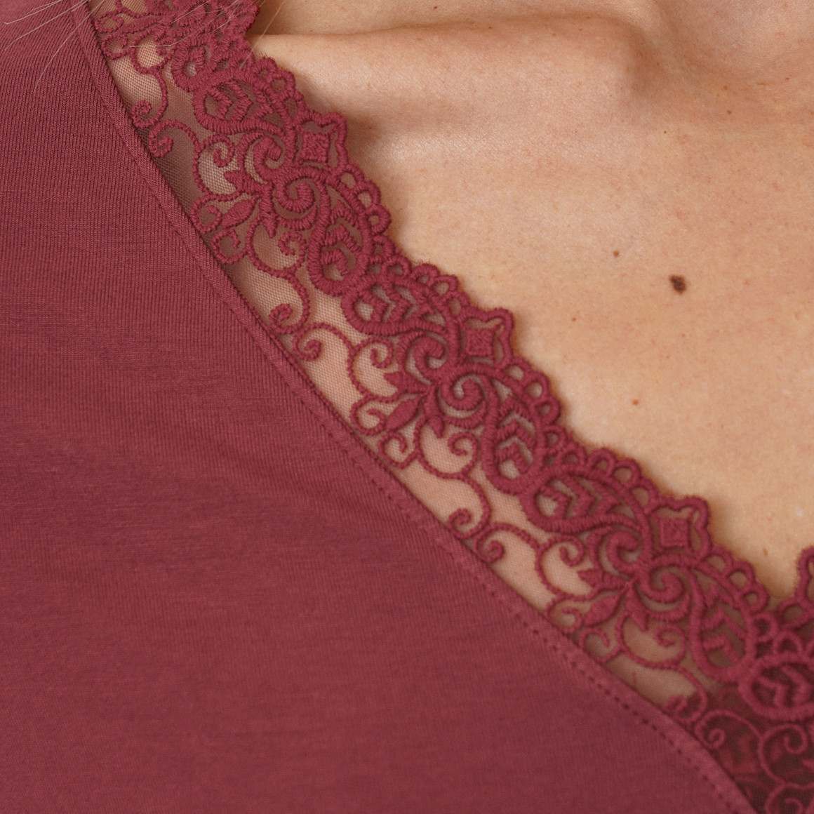 Damen T-Shirt mit Spitze