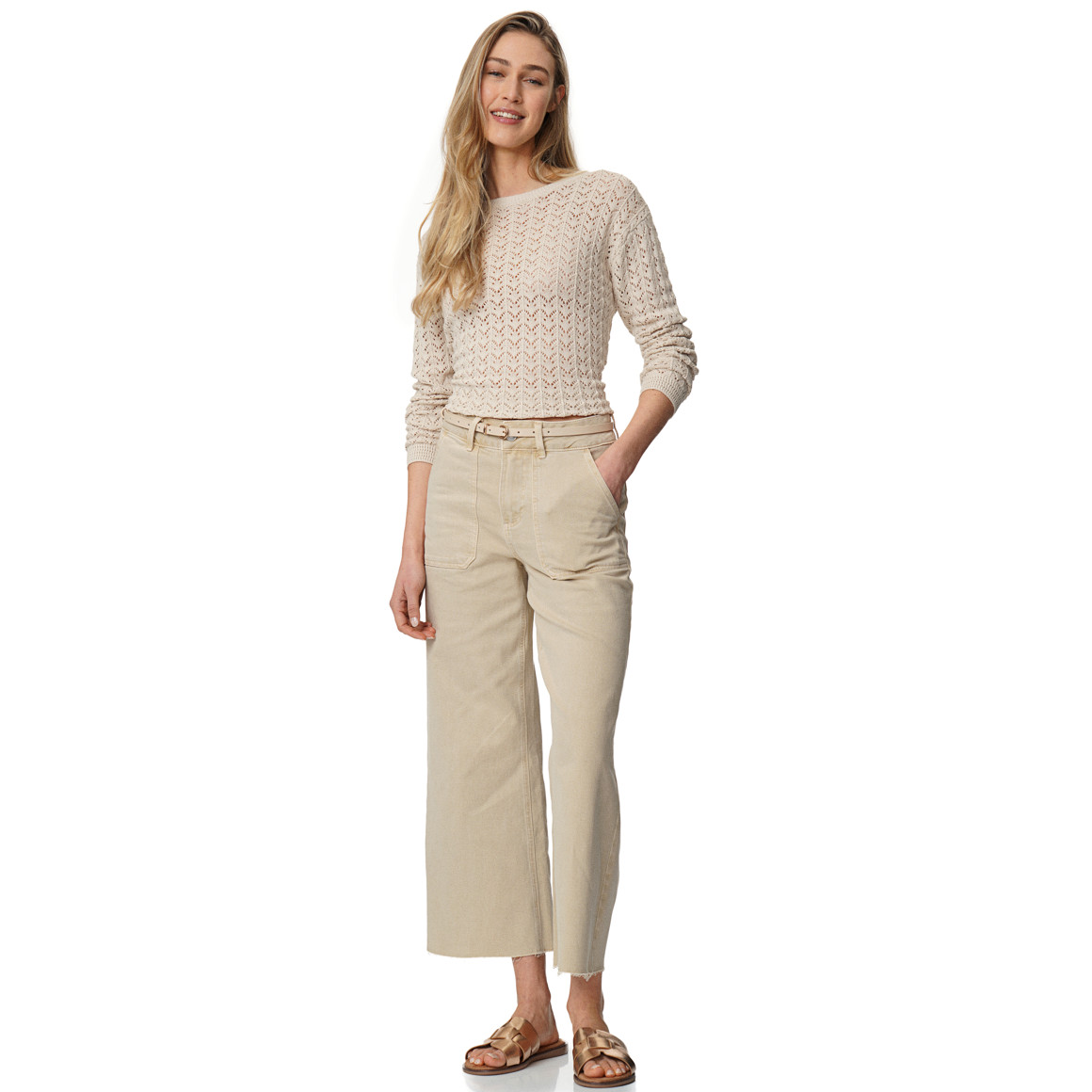 Gebreide damestrui met ajourpatroon