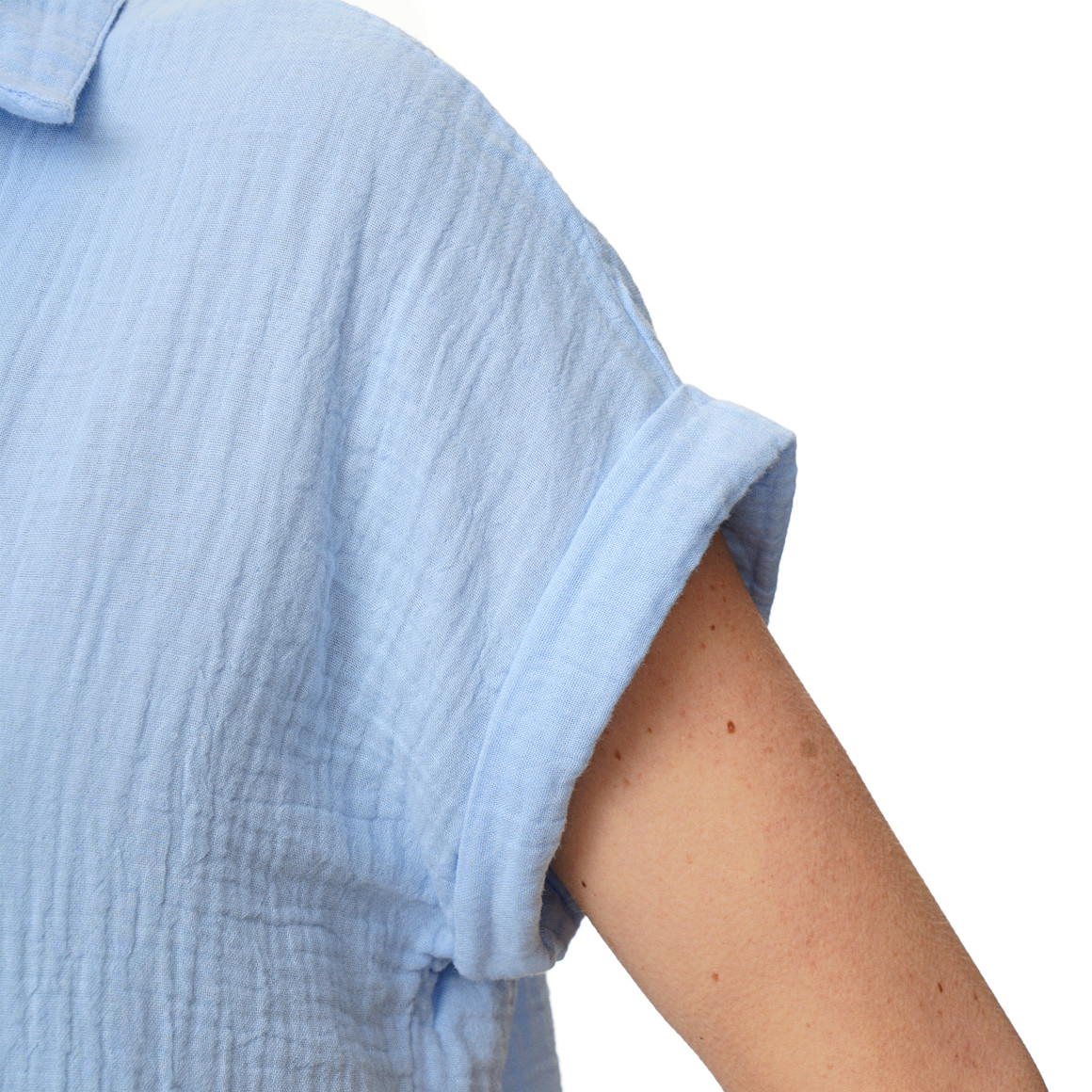 Mousseline damesblouse met vaste omslag