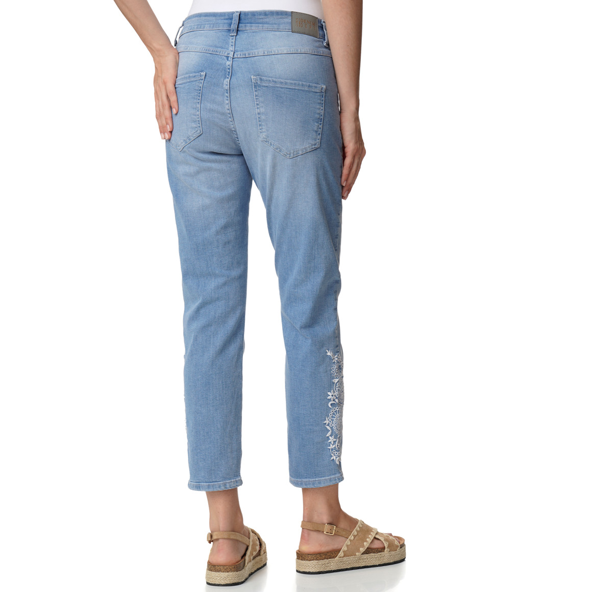 Damen Slim-Jeans in Used-Waschung