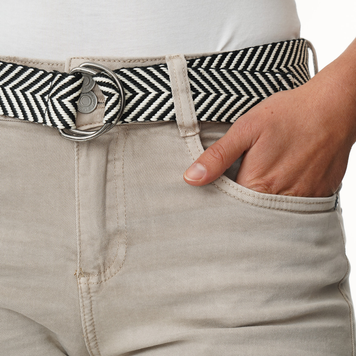 Damen Boyfriend-Jeansshorts mit Gürtel