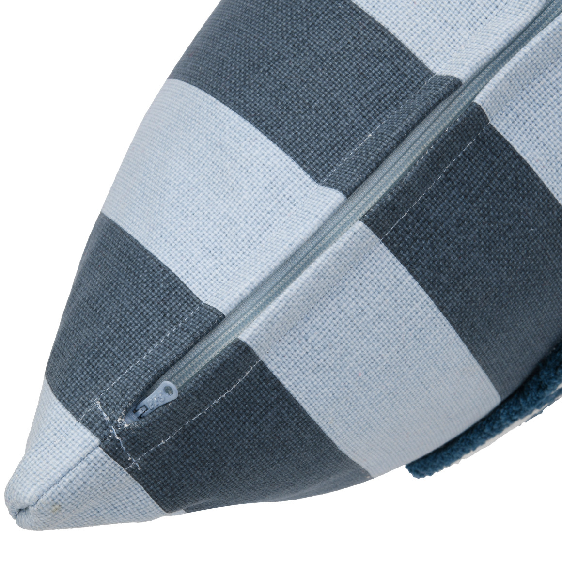 Kissenhülle mit getuftetem Motiv