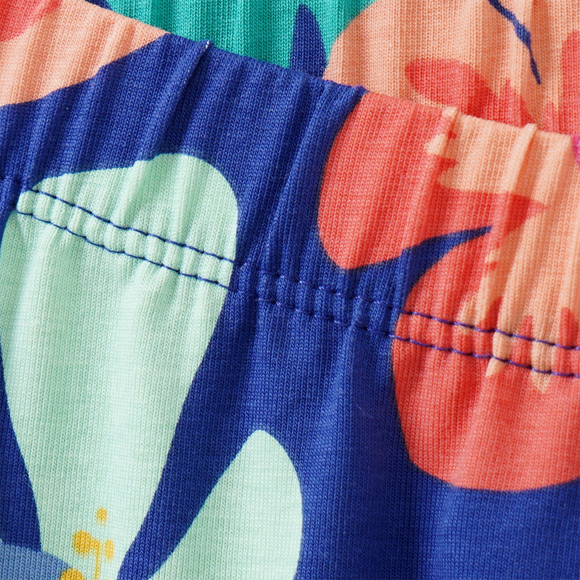 Mädchen Capri-Leggings im Tropical-Look