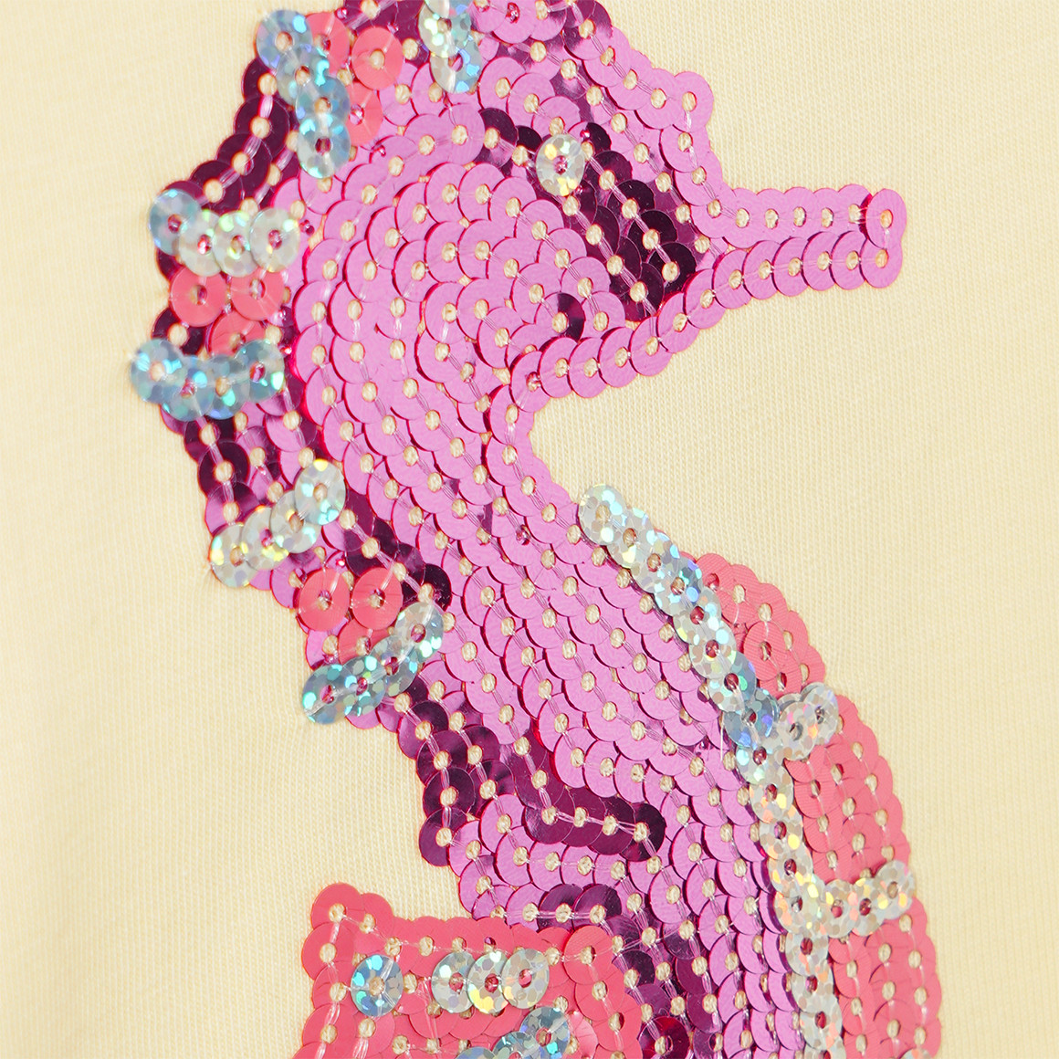 Mädchen T-Shirt mit Pailletten