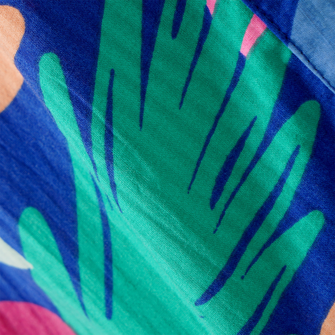 Jungen Shorts im Tropical-Look